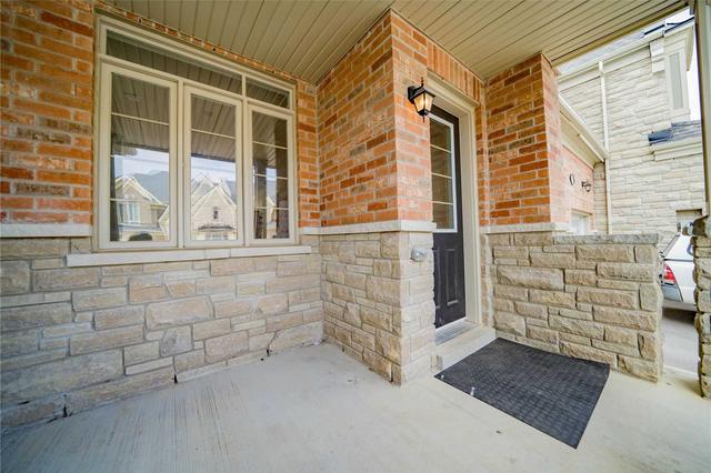 44 Workmen's Circ, House attached with 3 bedrooms, 3 bathrooms and 2 parking in Ajax ON | Image 12