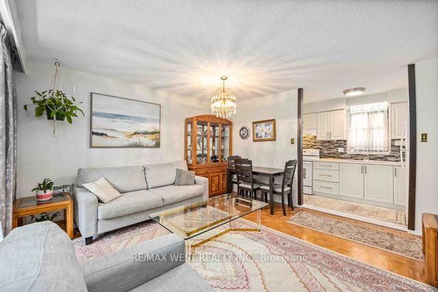 1-202 - 50 Old Kingston Rd, Condo with 2 bedrooms, 1 bathrooms and 1 parking in Toronto ON | Image 17