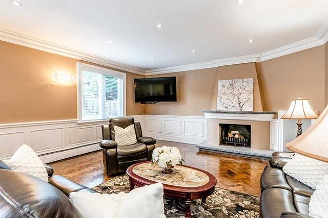 85 Comay Rd, House detached with 4 bedrooms, 5 bathrooms and 6 parking in Toronto ON | Image 2