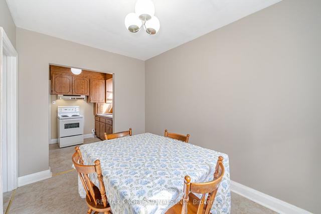 21 Kentroyal Dr, House detached with 3 bedrooms, 2 bathrooms and 5 parking in Toronto ON | Image 5