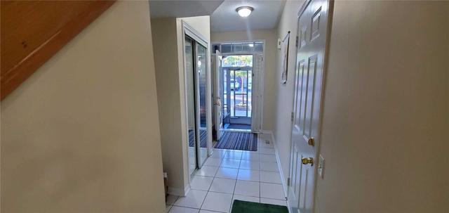 15d View Green Cres, House attached with 3 bedrooms, 3 bathrooms and 5 parking in Toronto ON | Image 36