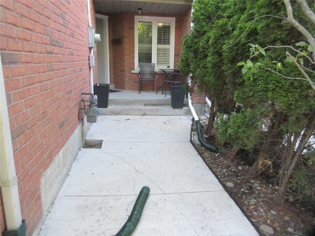 364 Queens Dr, House attached with 3 bedrooms, 4 bathrooms and 4 parking in Toronto ON | Image 23