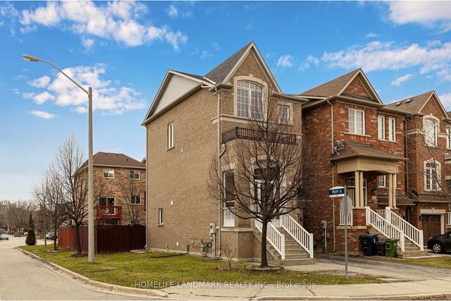 106 Wyper Sq, House detached with 3 bedrooms, 5 bathrooms and 2 parking in Toronto ON | Image 23