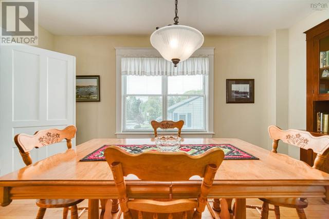 133 Pleasant Street, House detached with 4 bedrooms, 1 bathrooms and null parking in Mahone Bay NS | Image 21