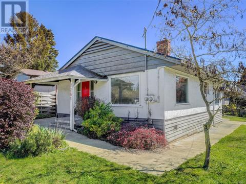 7261 Peden Lane, House detached with 2 bedrooms, 1 bathrooms and 2 parking in Central Saanich BC | Card Image