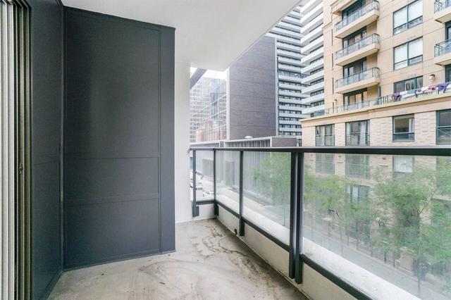 302 - 30 Hayden St, Condo with 2 bedrooms, 1 bathrooms and 0 parking in Toronto ON | Image 9