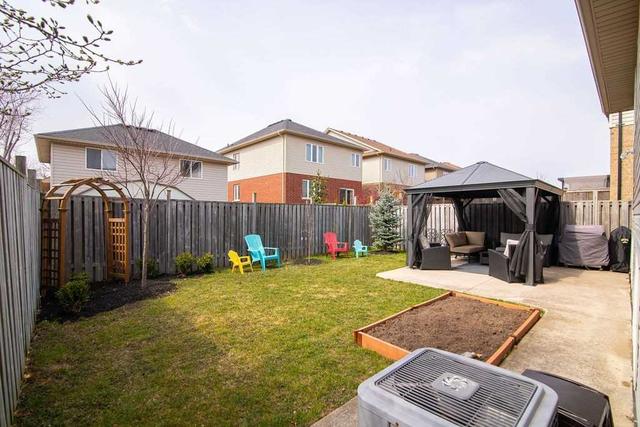 10 Hannah Cres, House detached with 3 bedrooms, 2 bathrooms and 3 parking in Hamilton ON | Image 31