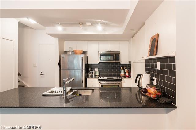 th08 - 1171 Queen Street W, House attached with 2 bedrooms, 2 bathrooms and 1 parking in Toronto ON | Image 12