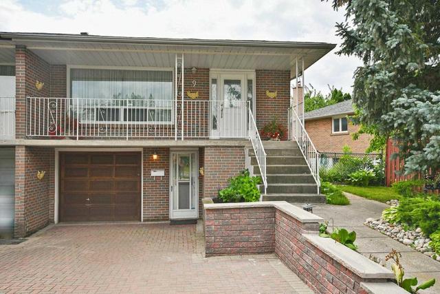 9 Andes Rd, House semidetached with 3 bedrooms, 2 bathrooms and 2 parking in Toronto ON | Image 2