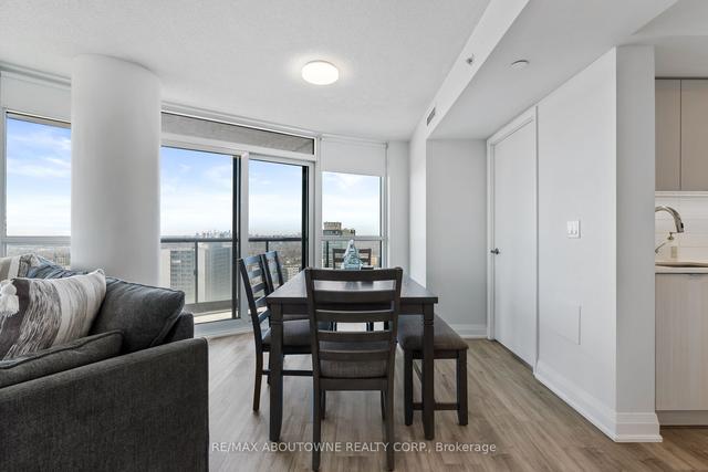 1609 - 30 Gibbs Rd, Condo with 2 bedrooms, 2 bathrooms and 1 parking in Toronto ON | Image 4