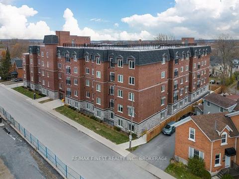 510 - 501 Frontenac St, Condo with 2 bedrooms, 1 bathrooms and 0 parking in Kingston ON | Card Image