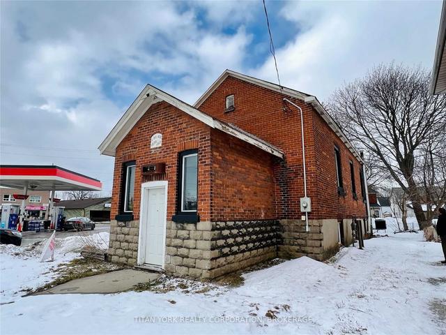 7 Burton Ave, House detached with 3 bedrooms, 3 bathrooms and 3 parking in Barrie ON | Image 8