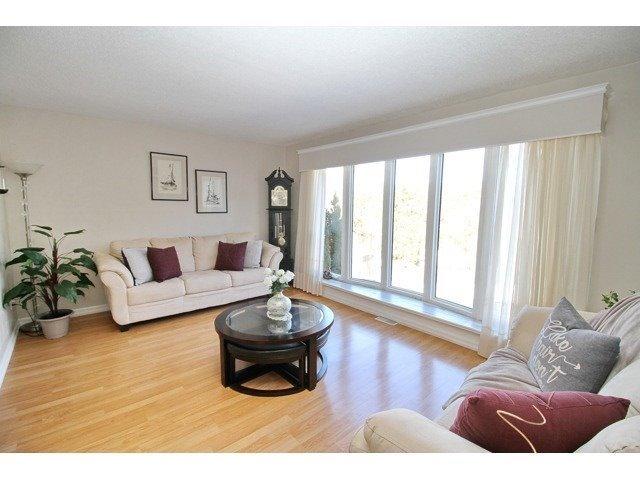 730 Roseheath Dr, House detached with 3 bedrooms, 2 bathrooms and 5 parking in Milton ON | Image 2