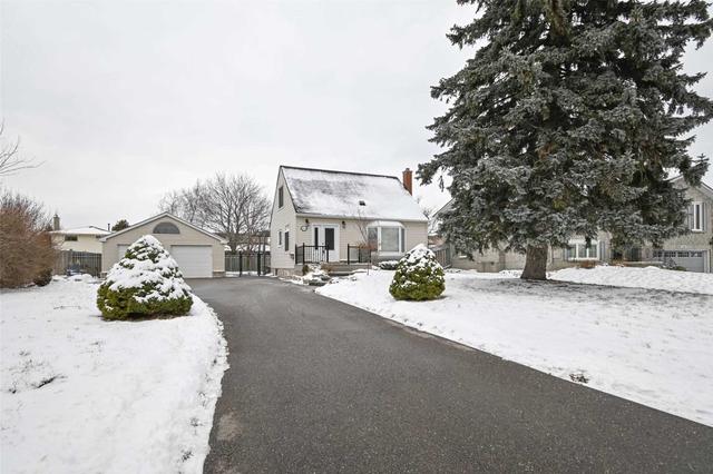 848 Cartref Ave, House detached with 2 bedrooms, 2 bathrooms and 10 parking in Oshawa ON | Image 1