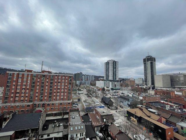 1107 - 1 Jarvis St, Condo with 1 bedrooms, 2 bathrooms and 0 parking in Hamilton ON | Image 3
