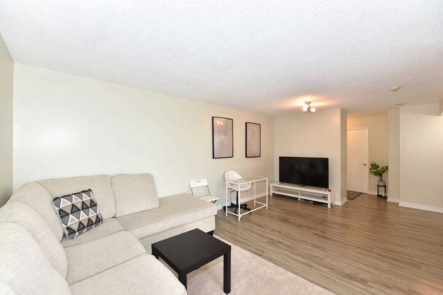 402 - 41 Markbrook Lane, Condo with 2 bedrooms, 2 bathrooms and 1 parking in Toronto ON | Image 3