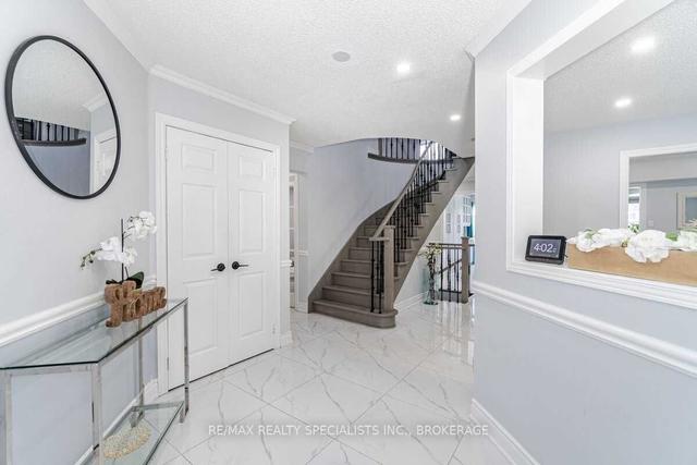 19 Red Cedar Cres, House detached with 4 bedrooms, 4 bathrooms and 6 parking in Brampton ON | Image 28