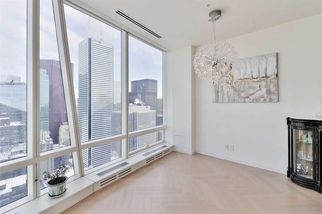 5204 - 180 University Ave, Condo with 2 bedrooms, 3 bathrooms and 2 parking in Toronto ON | Image 14