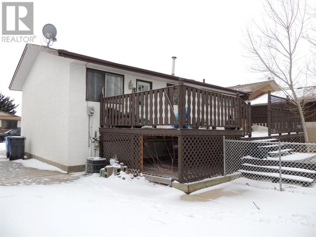 55 Ewart Crescent Se, House detached with 4 bedrooms, 2 bathrooms and 2 parking in Medicine Hat AB | Image 5