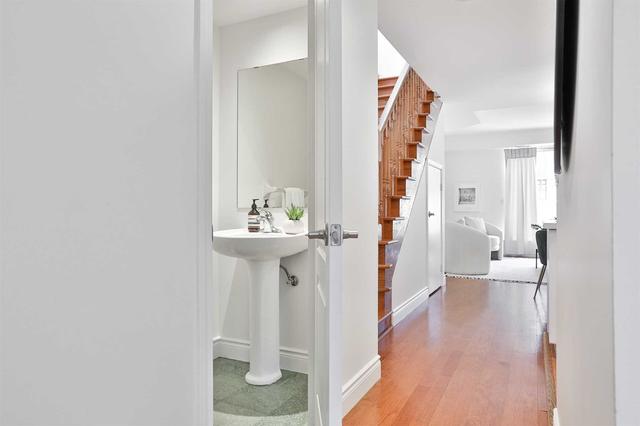 311 - 20 Collier St, Townhouse with 2 bedrooms, 2 bathrooms and 1 parking in Toronto ON | Image 9