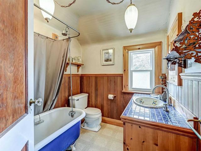 36 Eighth St, House semidetached with 3 bedrooms, 2 bathrooms and 1 parking in Toronto ON | Image 8