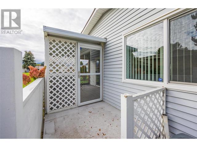 106 - 1255 Raymer Avenue, House detached with 2 bedrooms, 1 bathrooms and 2 parking in Kelowna BC | Image 19