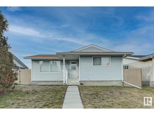 11708 150 Av Nw, House detached with 4 bedrooms, 2 bathrooms and null parking in Edmonton AB | Card Image