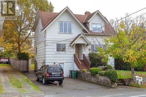4139 Carey Rd, House detached with 5 bedrooms, 4 bathrooms and 4 parking in Saanich BC | Card Image