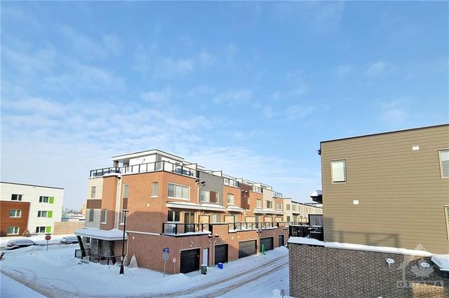 801 Mikinak Road, Townhouse with 3 bedrooms, 3 bathrooms and 1 parking in Ottawa ON | Image 17
