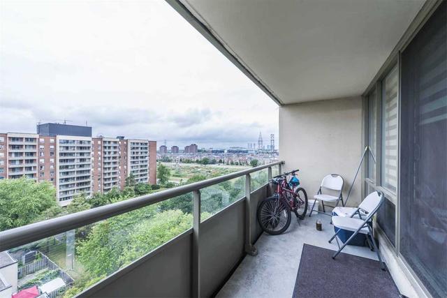 1010 - 9 Four Winds Dr, Condo with 3 bedrooms, 2 bathrooms and 1 parking in Toronto ON | Image 30