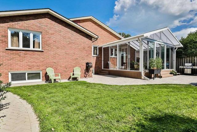33 Fairlawn Crt, House detached with 3 bedrooms, 3 bathrooms and 4 parking in Hamilton ON | Image 20