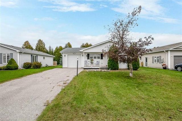 31 St James Place, House detached with 2 bedrooms, 2 bathrooms and 3 parking in Wasaga Beach ON | Image 4