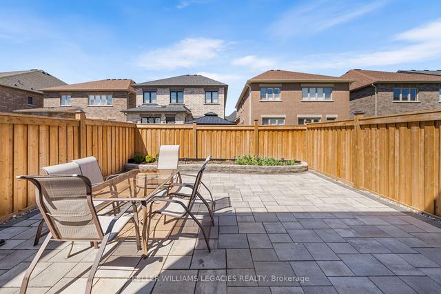 32 Coho Dr, House attached with 4 bedrooms, 4 bathrooms and 2 parking in Whitby ON | Image 29