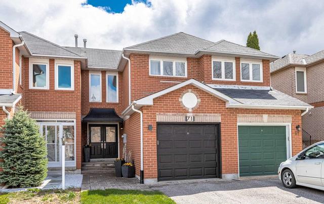 71 Cashel Crt, House attached with 3 bedrooms, 3 bathrooms and 3 parking in Aurora ON | Image 1