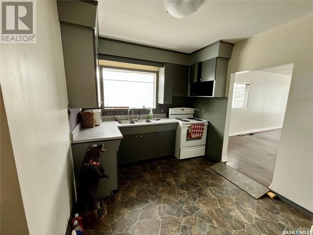 212 1st Street E, House detached with 3 bedrooms, 2 bathrooms and null parking in Saskatoon SK | Image 6