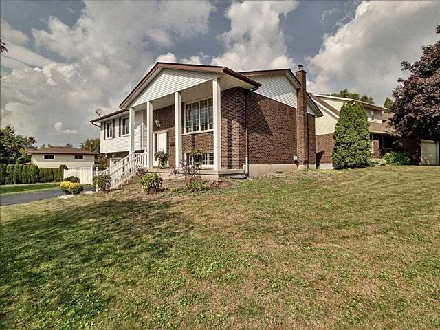 157 Woodbend Cres, House detached with 3 bedrooms, 3 bathrooms and 4 parking in Waterloo ON | Image 11
