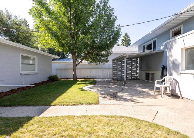 523 20 Street S, House detached with 4 bedrooms, 2 bathrooms and 6 parking in Lethbridge AB | Image 28
