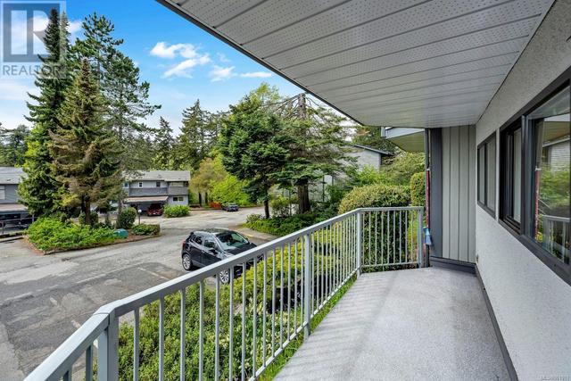 542 Carnation Pl, Condo with 2 bedrooms, 1 bathrooms and 1 parking in Saanich BC | Image 27