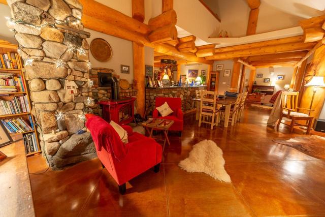 3140 Highway 3a, House detached with 2 bedrooms, 2 bathrooms and null parking in Central Kootenay F BC | Image 6