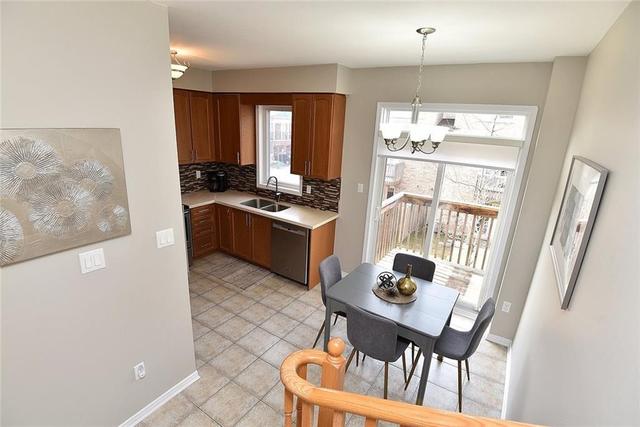 7157 Triumph Lane, House attached with 3 bedrooms, 2 bathrooms and 1 parking in Mississauga ON | Image 12