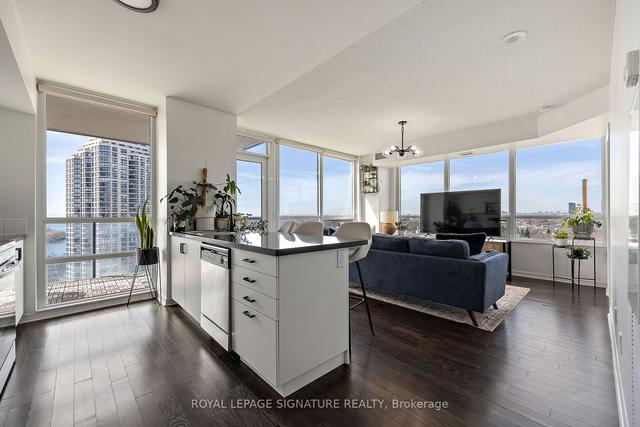1602 - 15 Legion Rd, Condo with 2 bedrooms, 1 bathrooms and 1 parking in Toronto ON | Image 20
