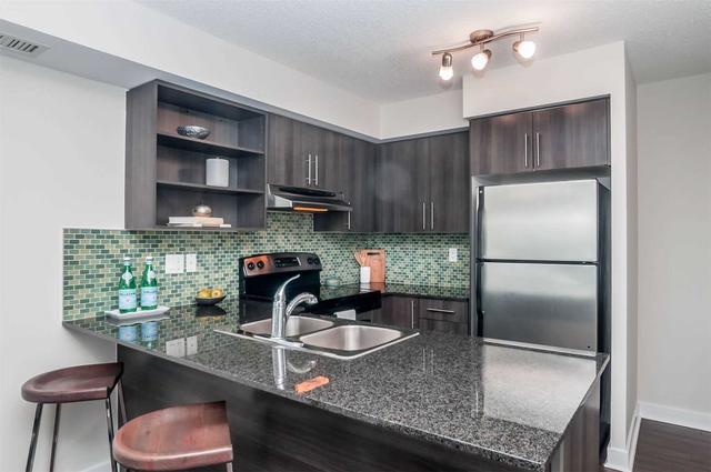 324 - 120 Dallimore Circ, Condo with 2 bedrooms, 2 bathrooms and 1 parking in Toronto ON | Image 6