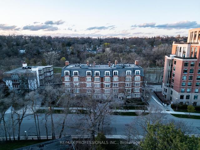 102 - 40 Old Mill Rd, Condo with 2 bedrooms, 2 bathrooms and 1 parking in Toronto ON | Image 25