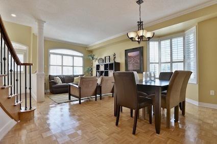 46 Teal Cres, House detached with 3 bedrooms, 4 bathrooms and 2 parking in Vaughan ON | Image 2