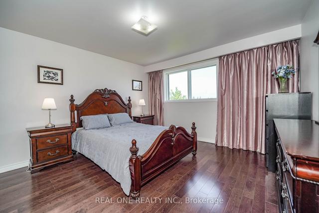 26 Ellenhall Sq, House detached with 4 bedrooms, 4 bathrooms and 4 parking in Toronto ON | Image 15