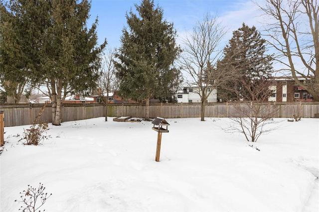 72 Burns Dr, House detached with 3 bedrooms, 2 bathrooms and 6 parking in Guelph ON | Image 11