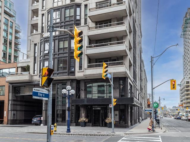 1602 - 68 Yorkville Ave, Condo with 2 bedrooms, 3 bathrooms and 2 parking in Toronto ON | Image 17