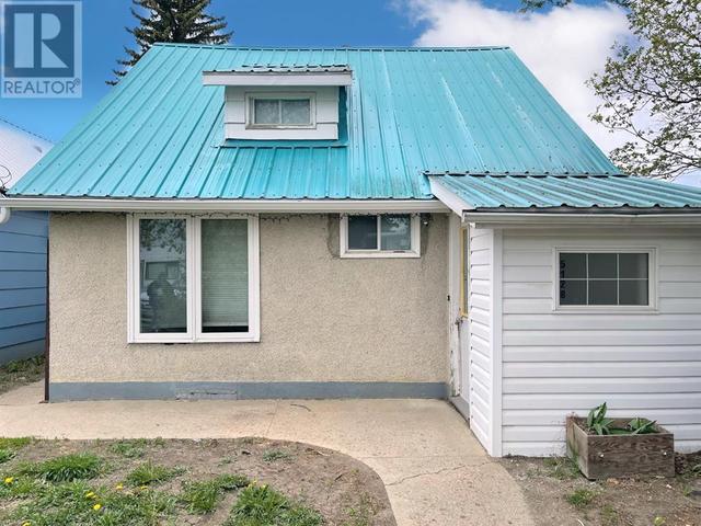 5128 50 Street, House detached with 2 bedrooms, 2 bathrooms and 4 parking in Provost AB | Card Image