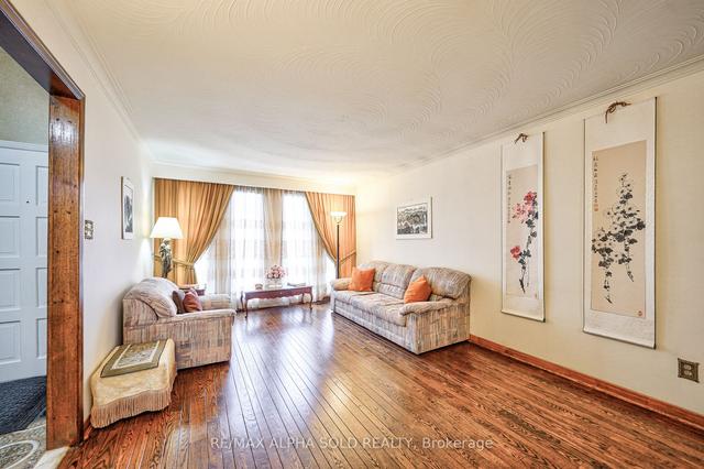 29 Redbud Cres, House detached with 4 bedrooms, 3 bathrooms and 4 parking in Toronto ON | Image 37