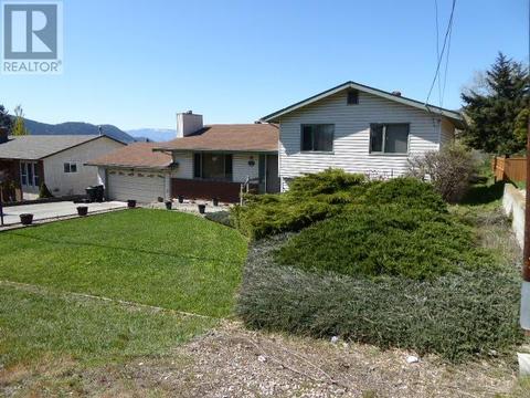 3060 Crosby Road, House detached with 3 bedrooms, 2 bathrooms and 5 parking in Vernon BC | Card Image